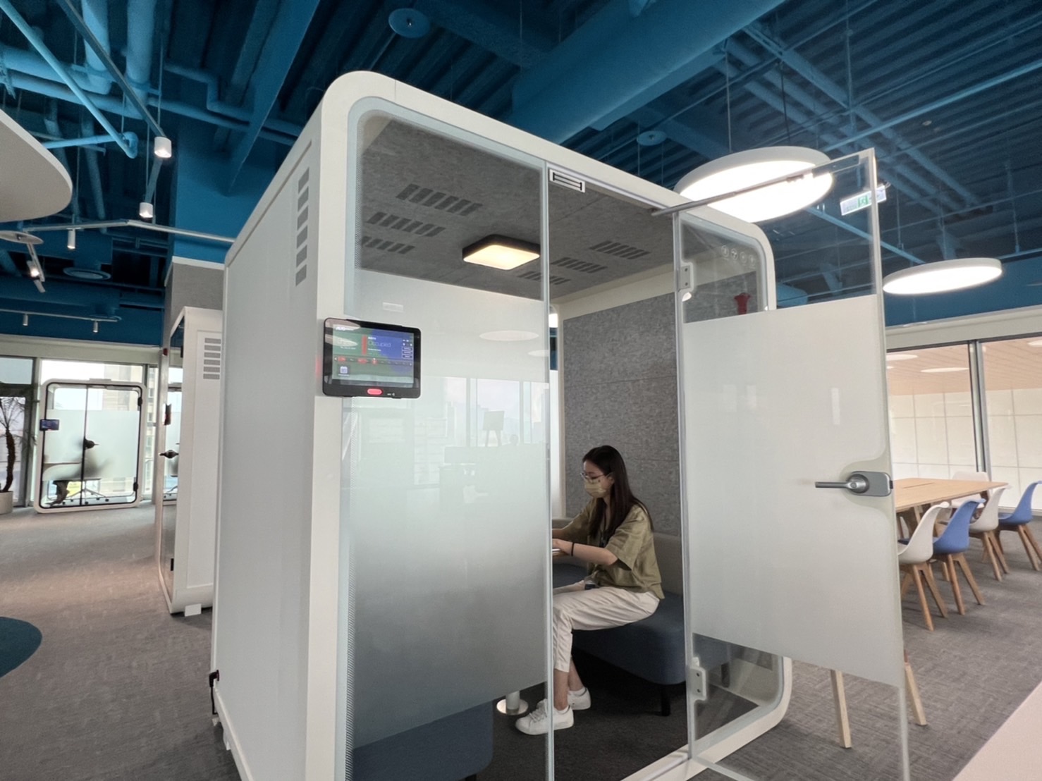 PA旗舰厅高雄據點的智慧行動辦公艙，展現PA旗舰厅在面板以外的研發應用軟實力