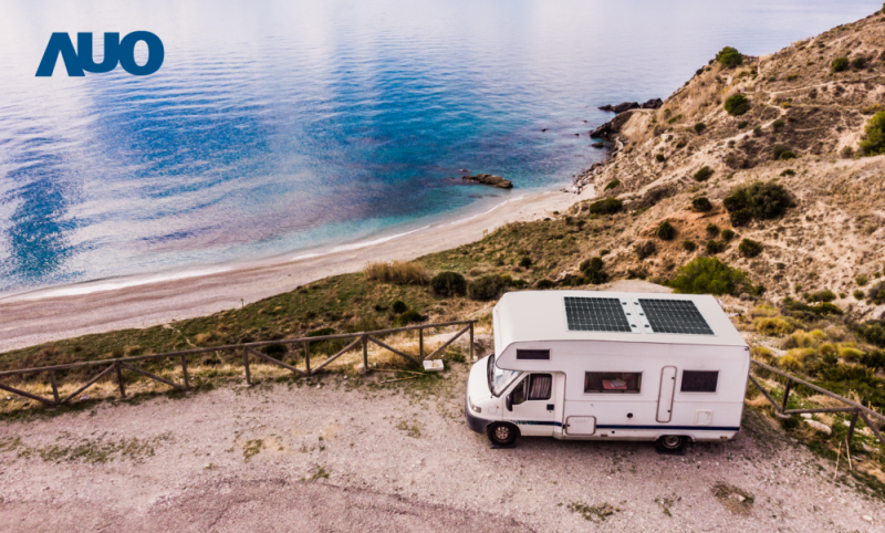 「可撓輕量化太陽光電板SunCurva」使用輕量特殊耐候型複合板取代傳統太陽能板的玻璃前板，不僅降低70%重量，每米平方僅3Kg；具有抗衝擊性能及通過電磁相容性測試，可應用於交通運輸工具，如露營車、遊艇等